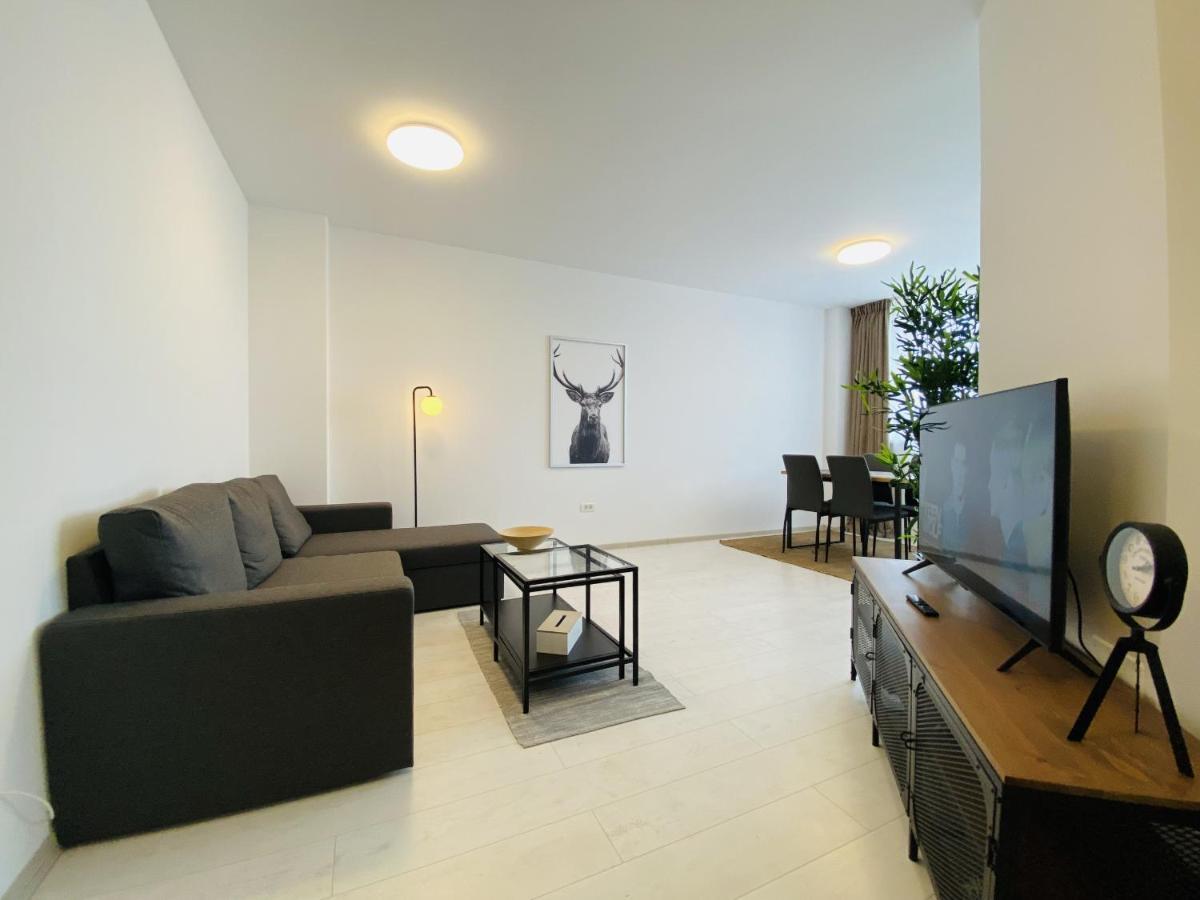 Apartment Charming Flat In With Balcony Panoramic View *