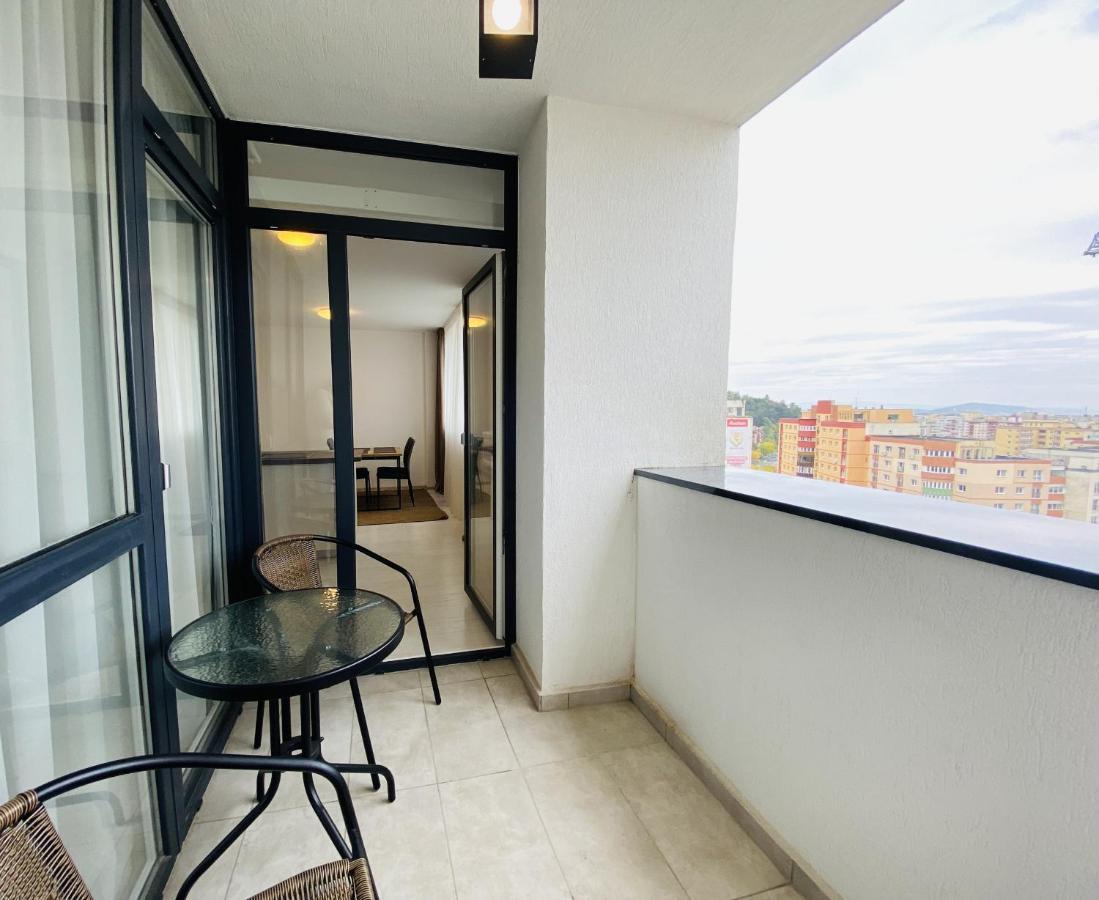Charming Flat In With Balcony Panoramic View *